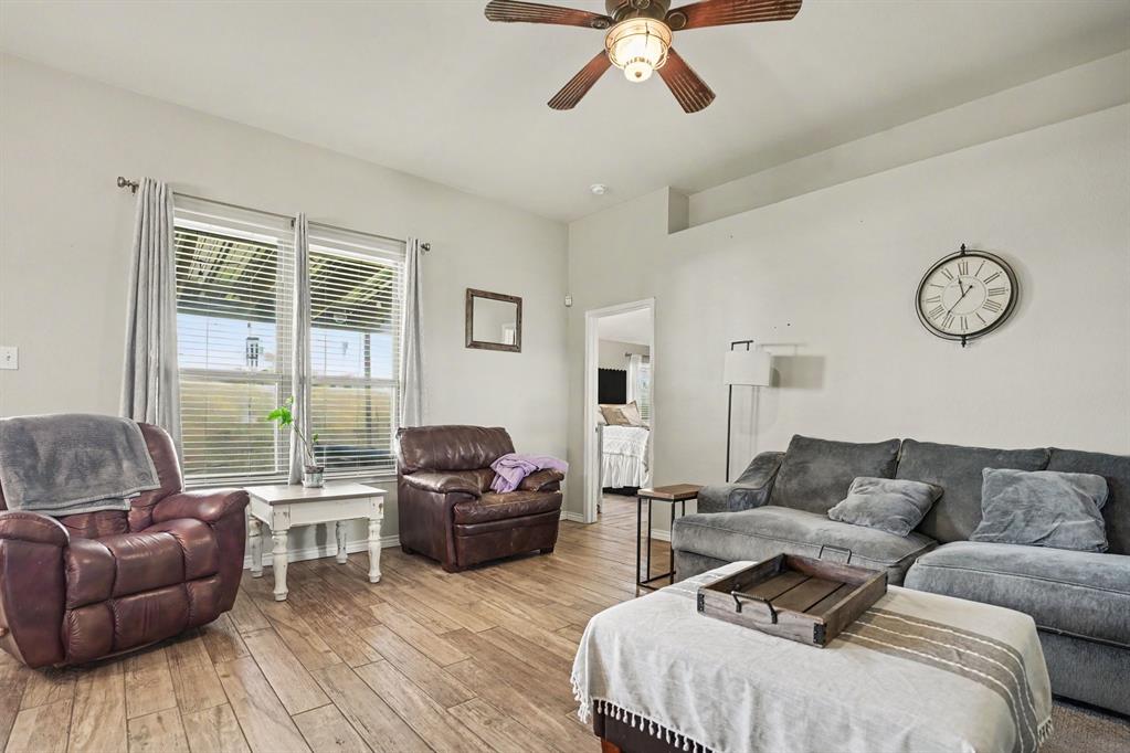 1525 Sams Circle Property Photo 3