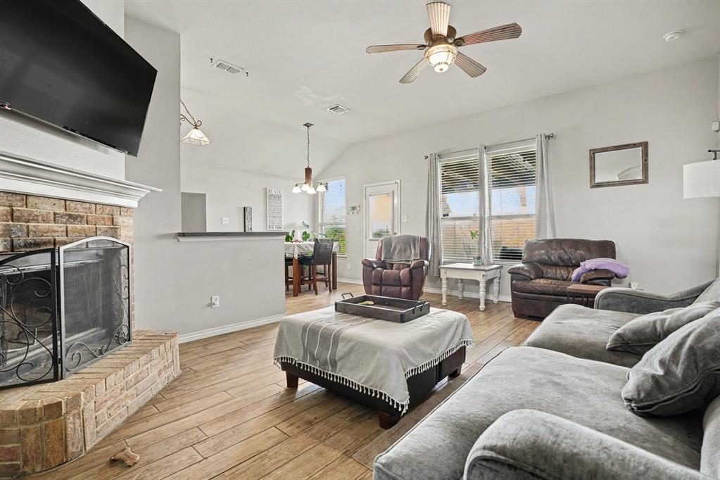 1525 Sams Circle Property Photo 4
