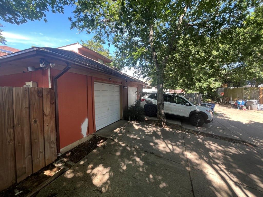 10204 Oak Terrace Circle Property Photo 3