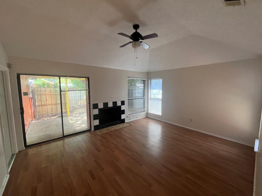 10204 Oak Terrace Circle Property Photo 5