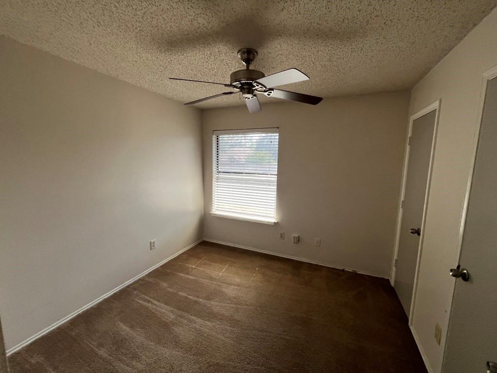 10204 Oak Terrace Circle Property Photo 9