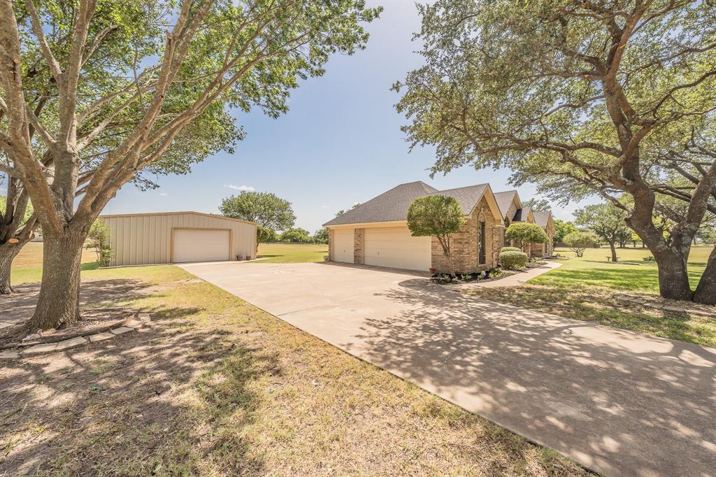 2305 Floyd Hampton Road Property Photo 4