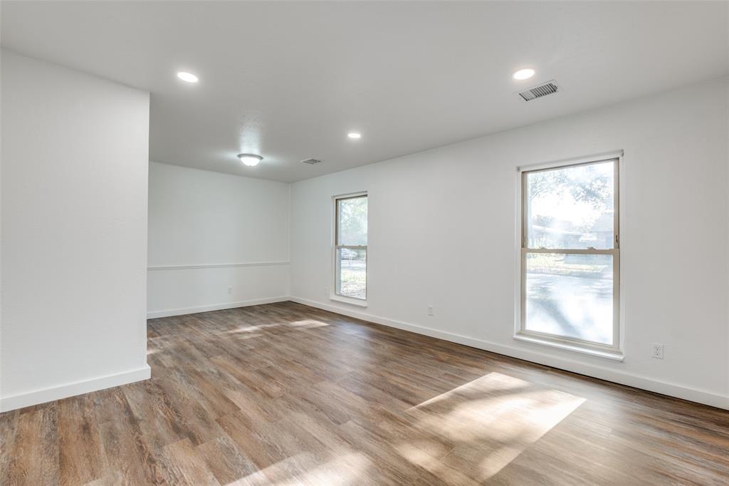 8507 Baumgarten Drive Property Photo 3
