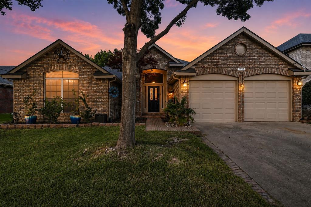 2916 Shadow Oak Court Property Photo 1