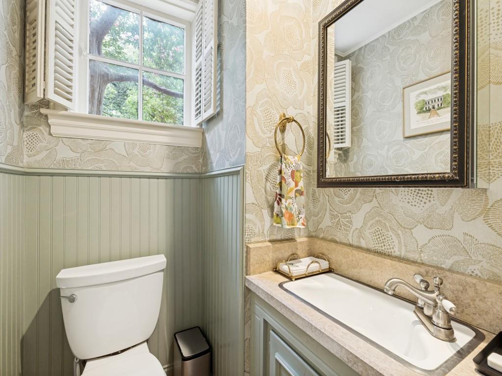 3860 Mockingbird Lane Property Photo 8