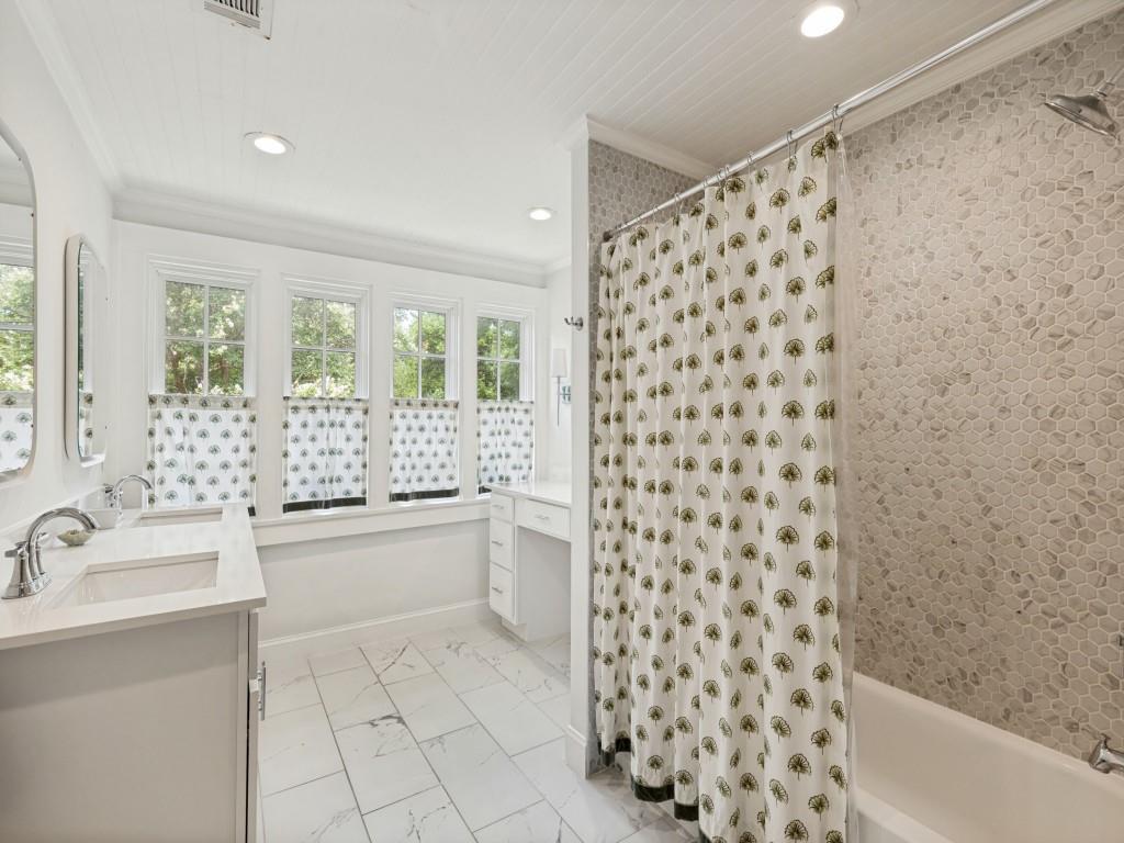 3860 Mockingbird Lane Property Photo 11