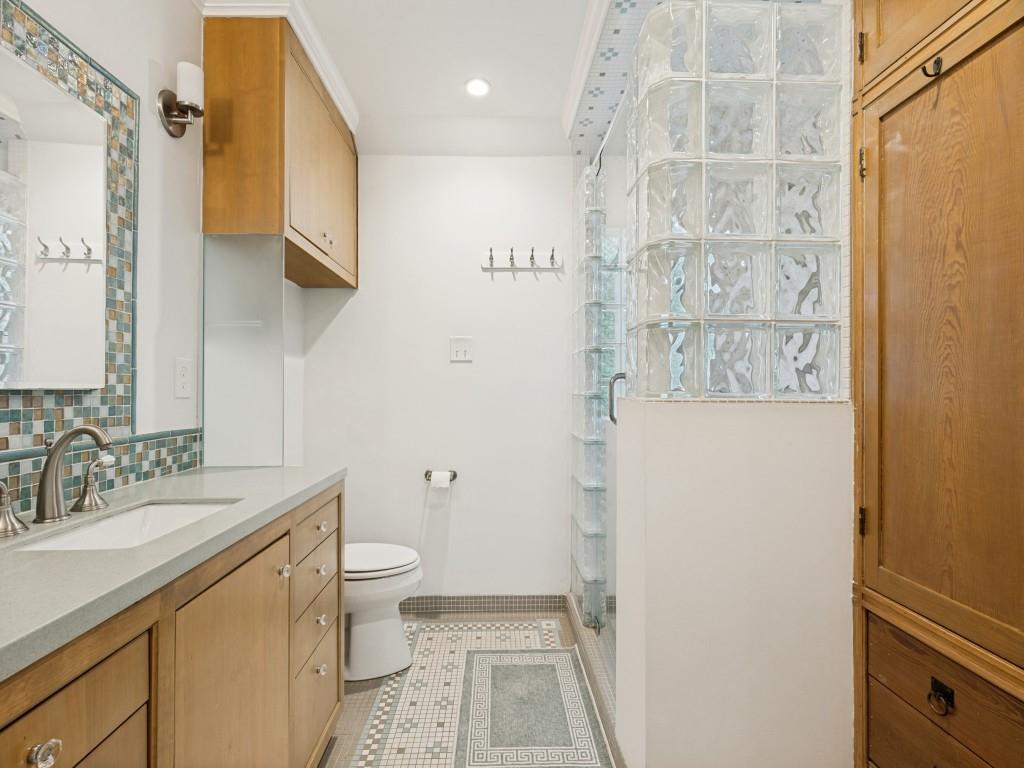 3860 Mockingbird Lane Property Photo 13