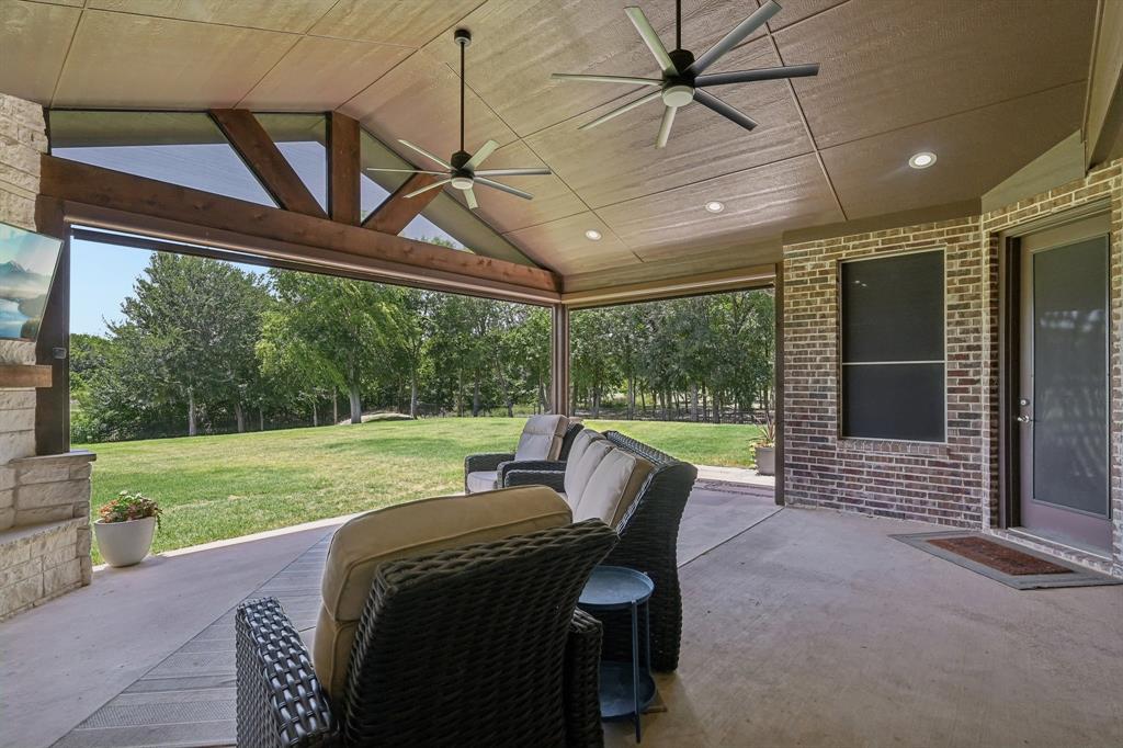 204 Falcon Point Drive Property Photo 4