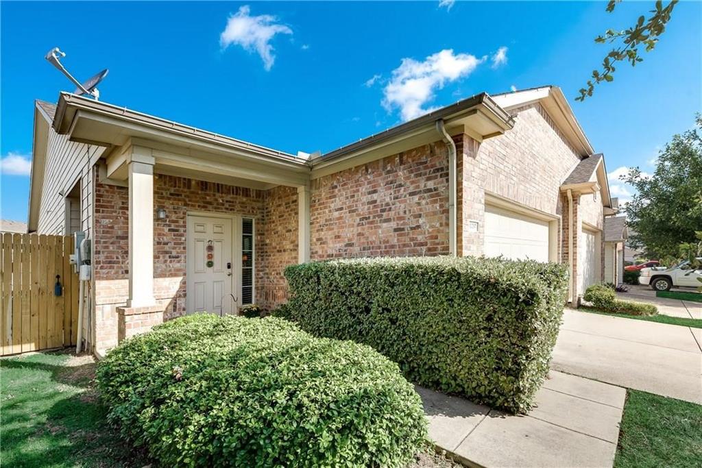 1237 Grand Central Parkway Property Photo 1