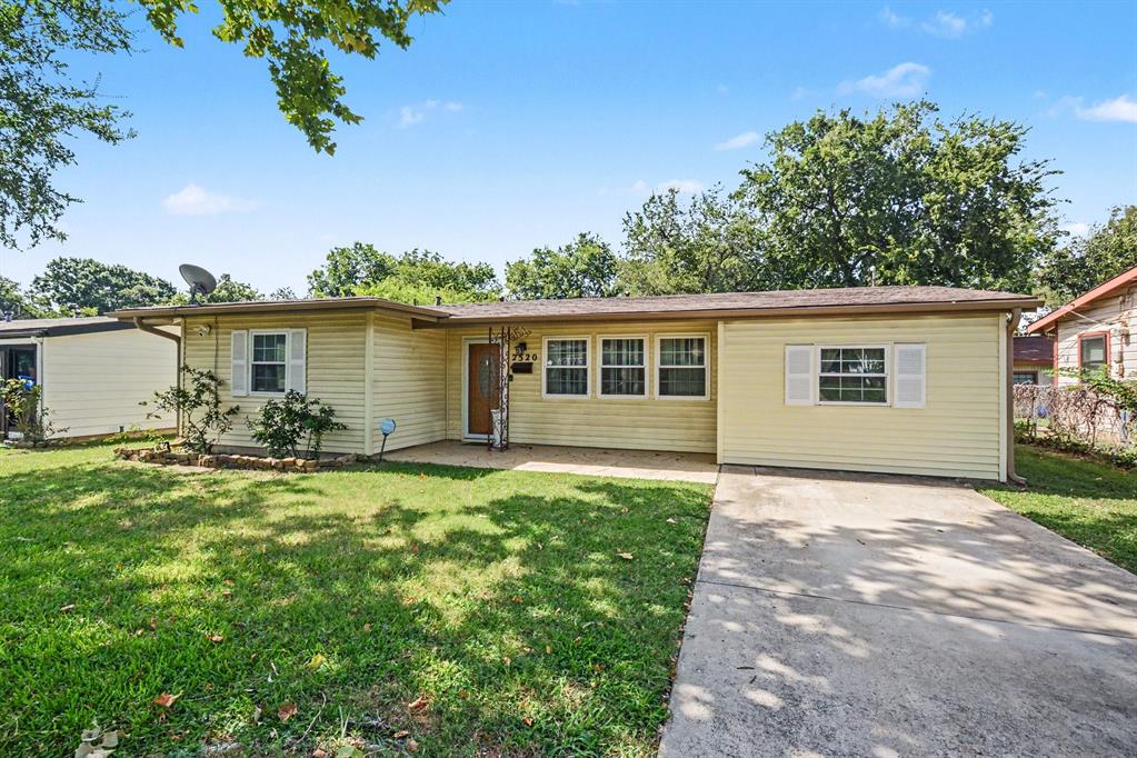 2520 Collingwood Drive Property Photo 2