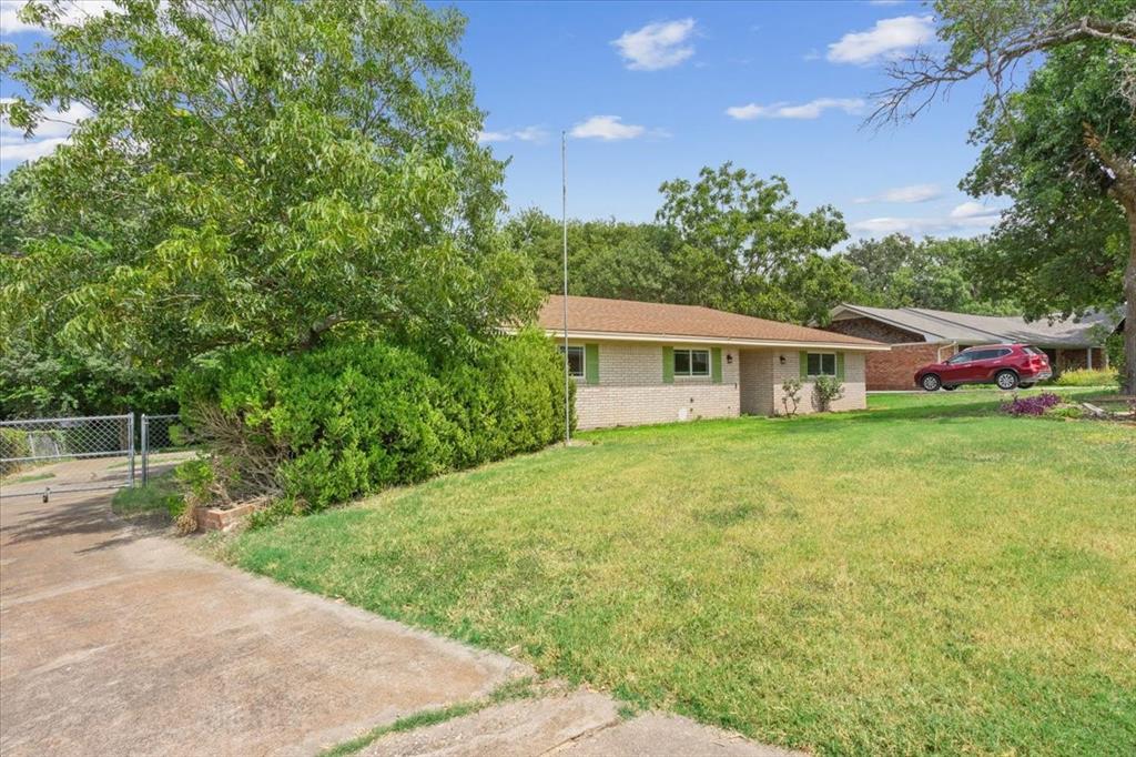 849 Arlington Drive Property Photo 3