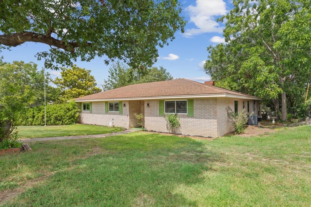 849 Arlington Drive Property Photo 4