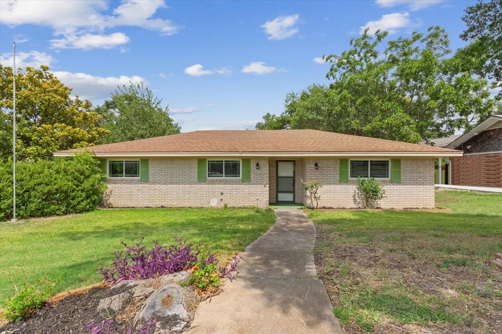 849 Arlington Drive Property Photo 5