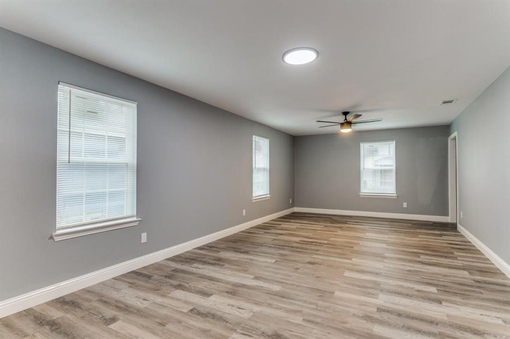 2314 Dathe Street Property Photo 4