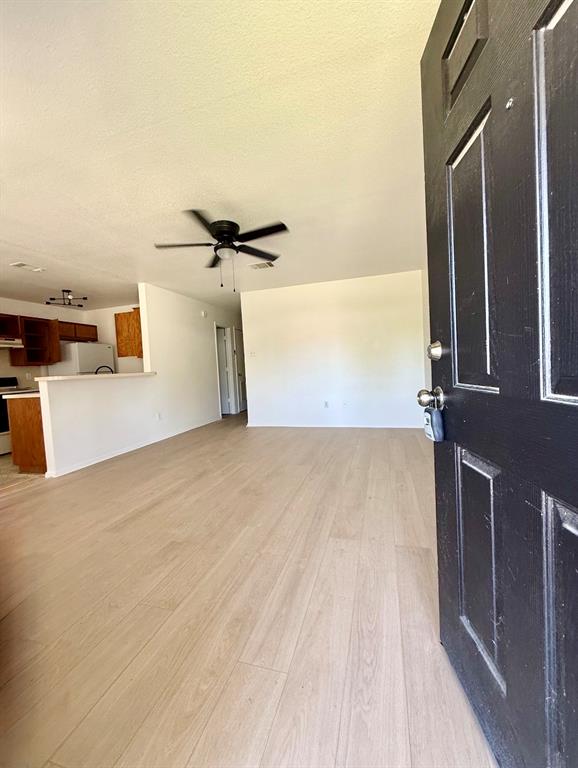 506 W Green Avenue Property Photo 3