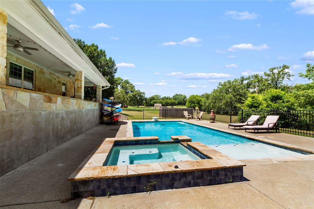151 Tall Oaks Property Photo 4
