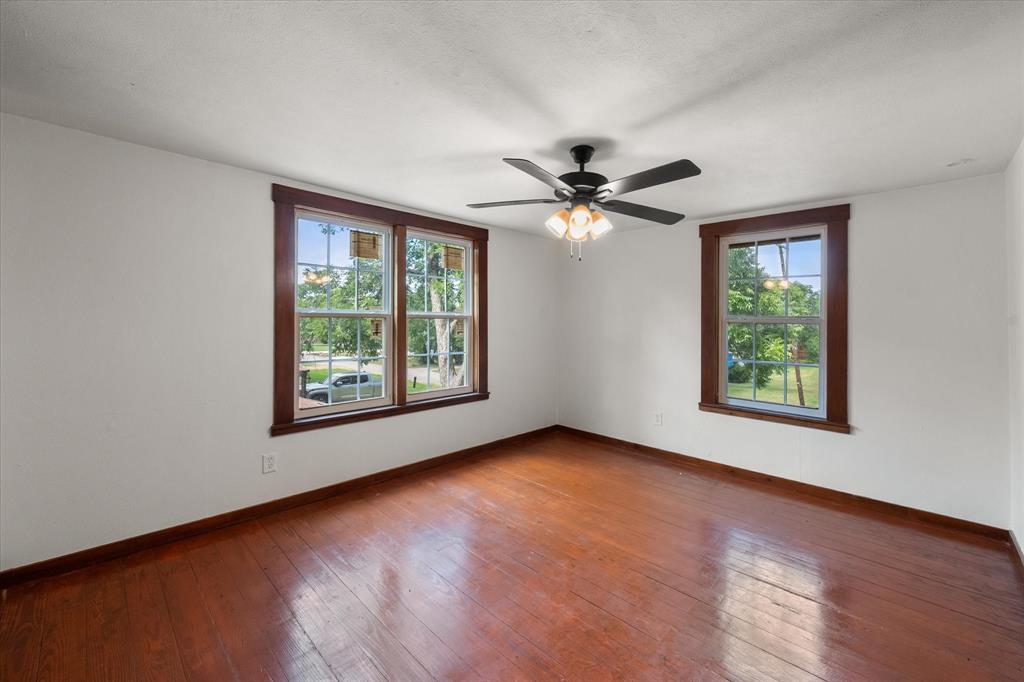 101 S Wright Avenue Property Photo 8