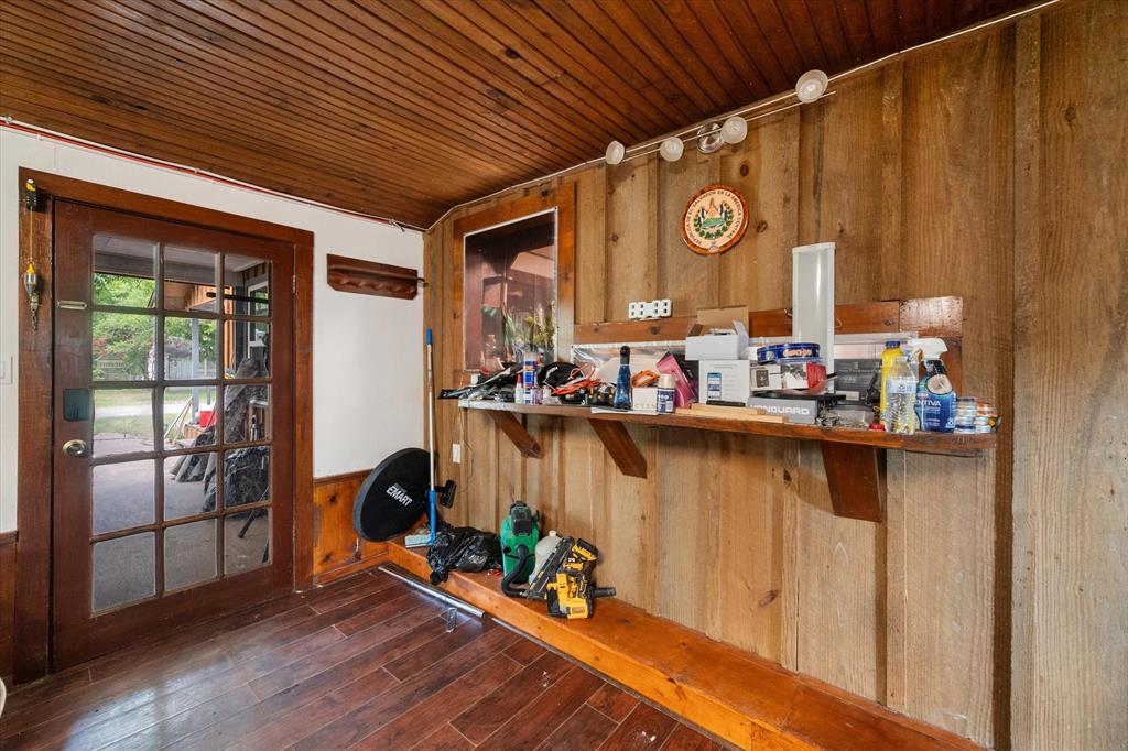 101 S Wright Avenue Property Photo 15