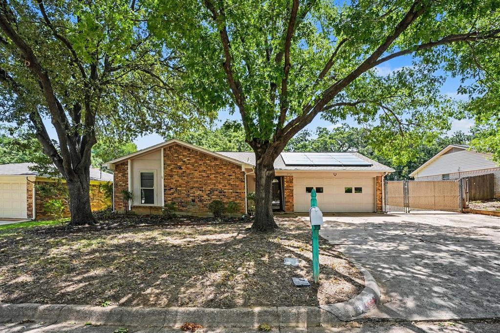 2721 Lucas Drive Property Photo 1