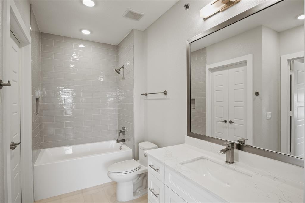 2721 Wingate Street 113 Property Photo 4