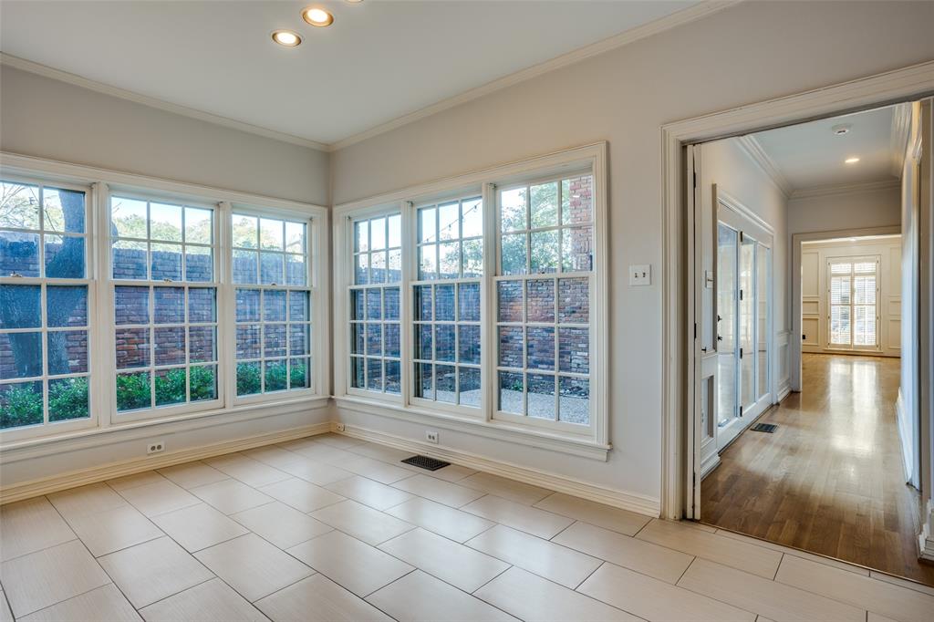 4100 Lovers Lane Property Photo 9