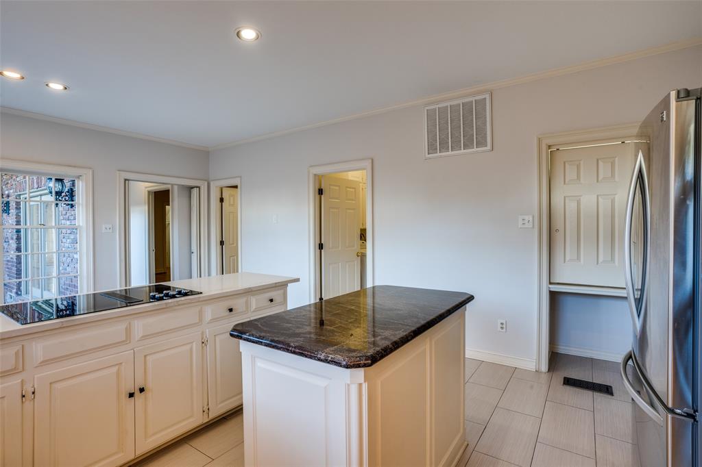 4100 Lovers Lane Property Photo 13