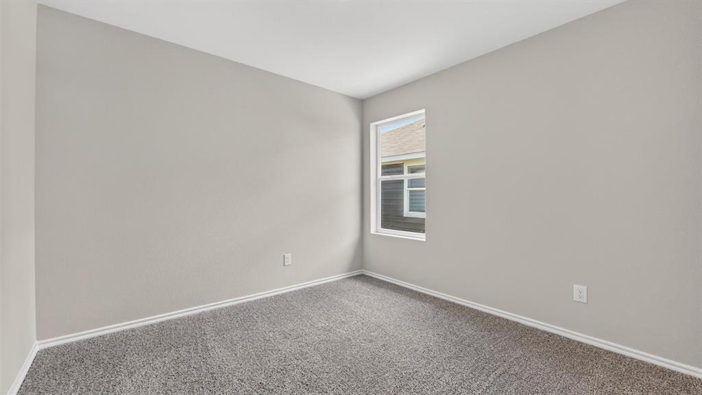814 King's Way Property Photo 19