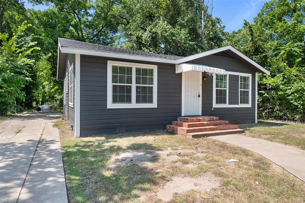 706 E 1st Avenue Property Photo 5