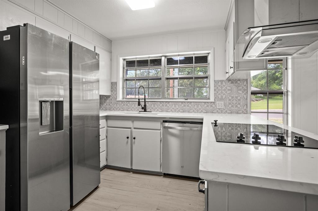 607 W Campbell Road Property Photo 10