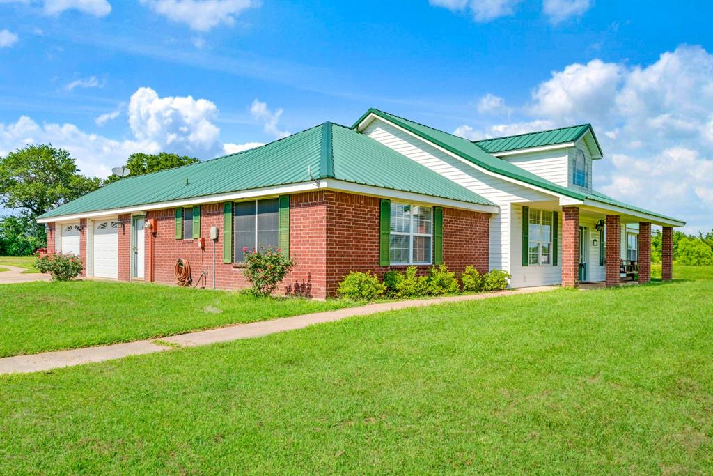 1005 Us-82 Property Photo 1