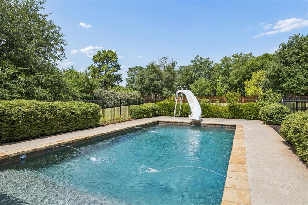2012 Woodbine Circle Property Photo 7