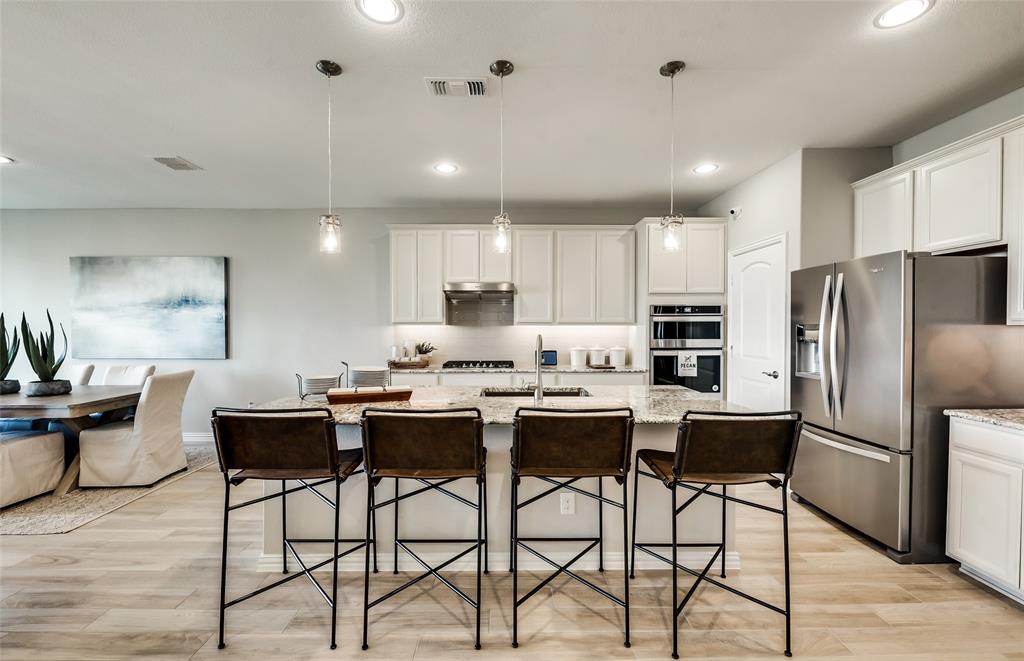 8616 Bur Oak Drive Property Photo 3