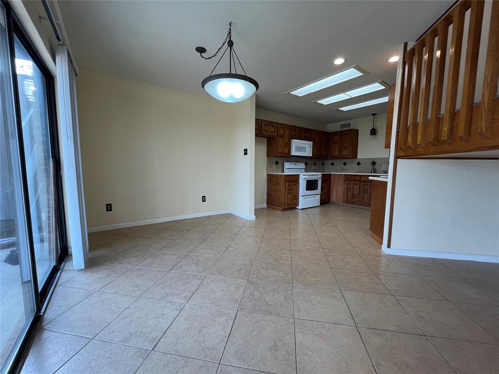 117 Summit Cove Property Photo 9