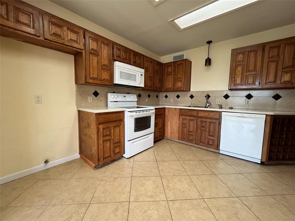 117 Summit Cove Property Photo 12