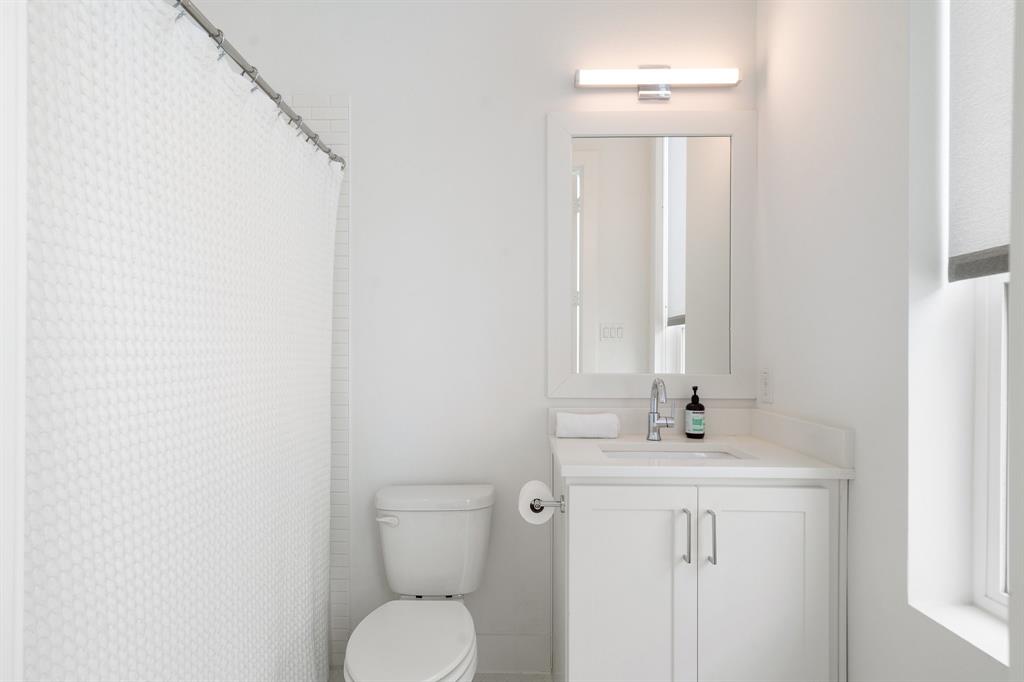 5802 Lindell Avenue 102 Property Photo 16