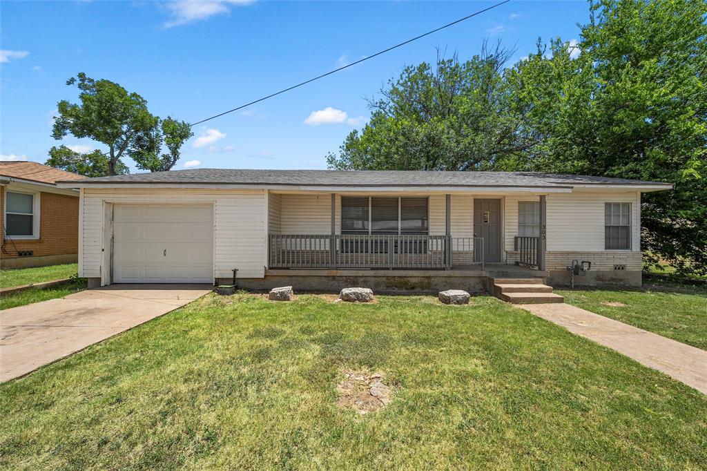 303 Avenue E Property Photo 1