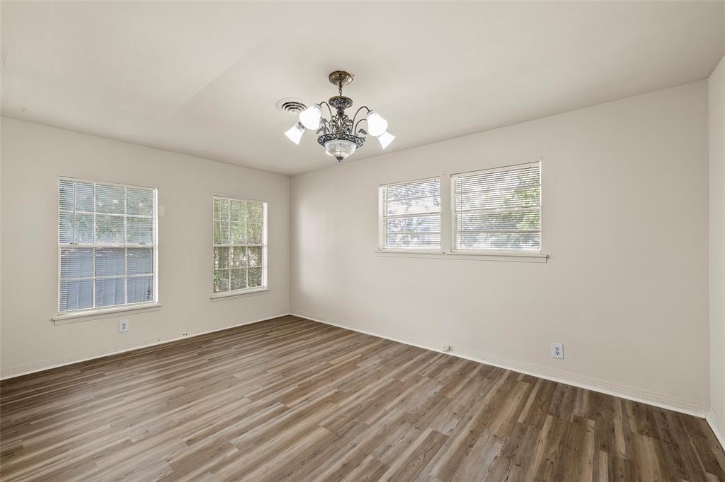 303 Avenue E Property Photo 9