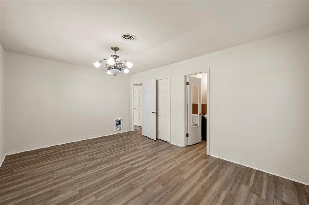 303 Avenue E Property Photo 10