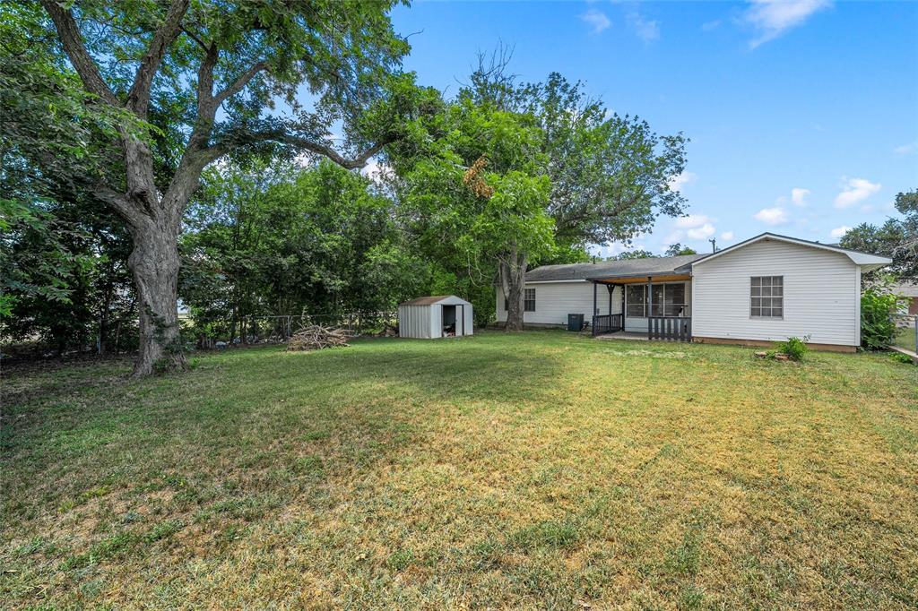 303 Avenue E Property Photo 15