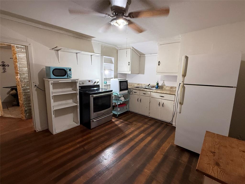 2803 Avenue C Property Photo 9