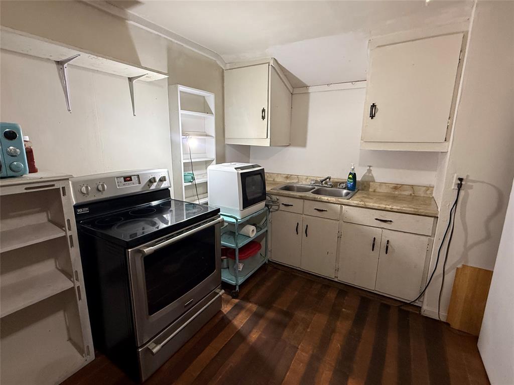 2803 Avenue C Property Photo 10