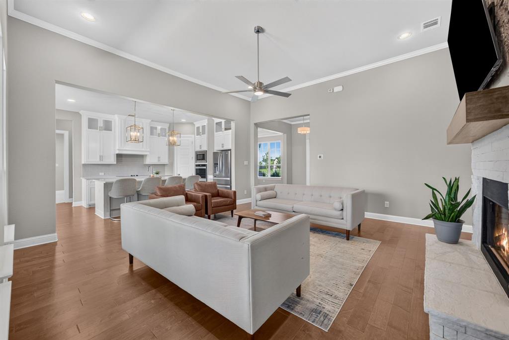 610 Cimarron Meadows Drive Property Photo 12