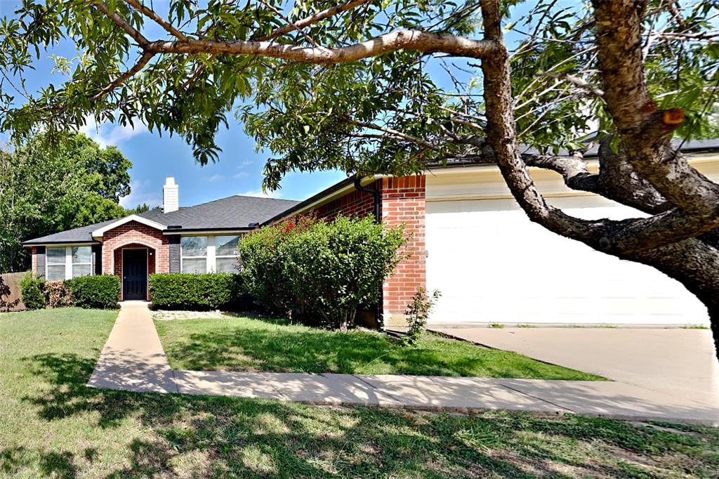 1305 Highcrest Drive Property Photo 1