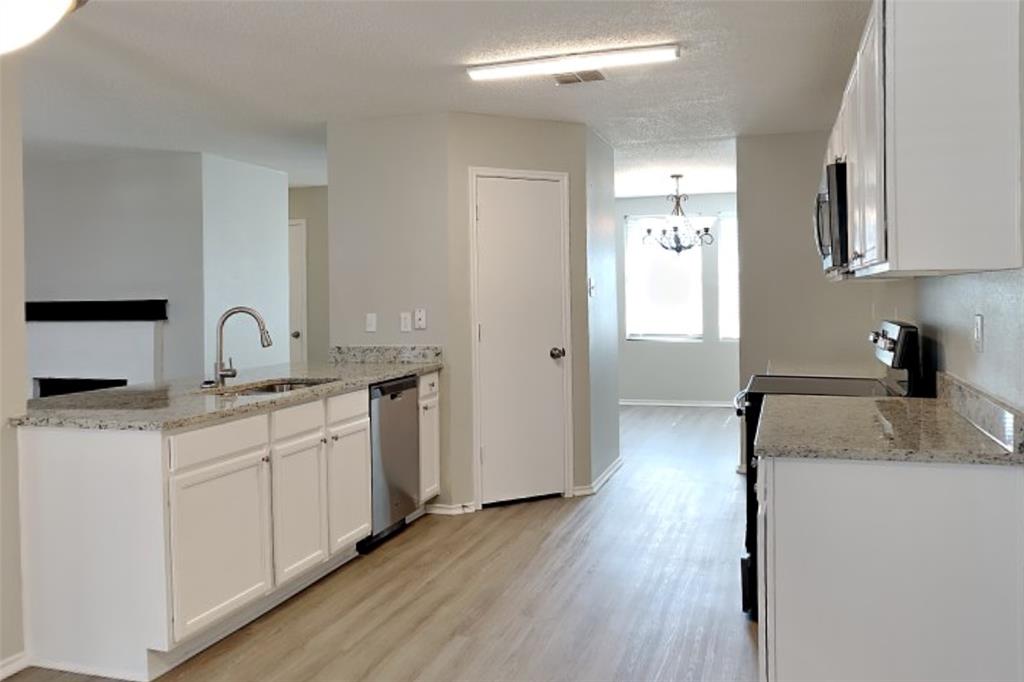 1305 Highcrest Drive Property Photo 4