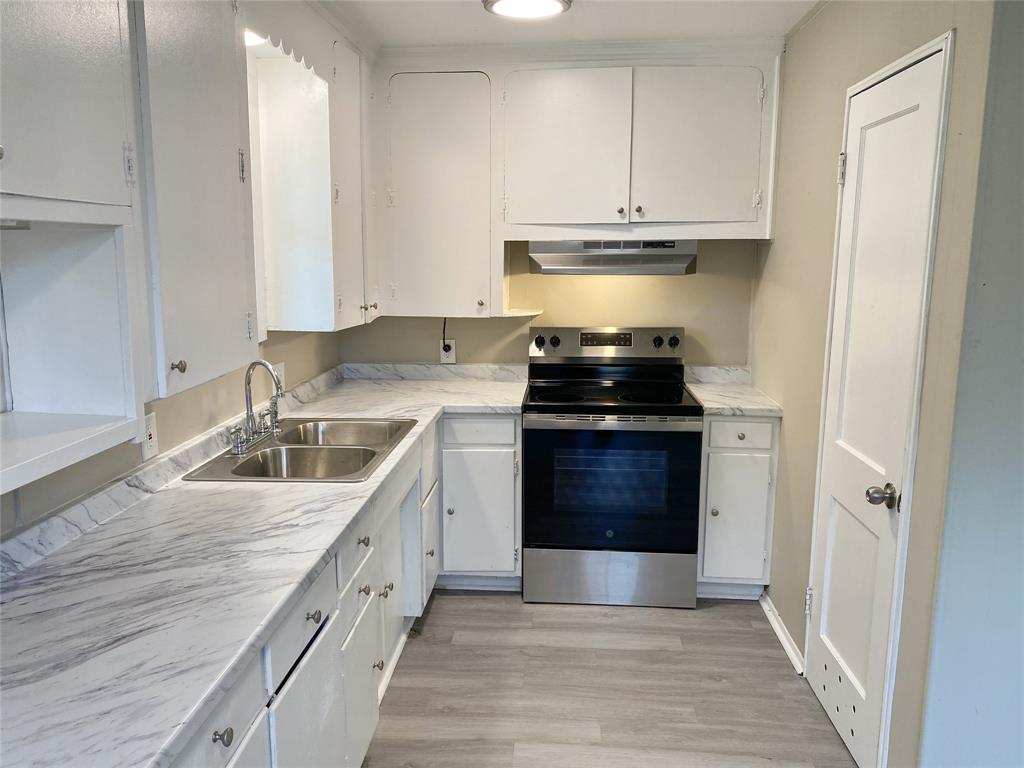 3658 Bellaire Avenue Property Photo 6