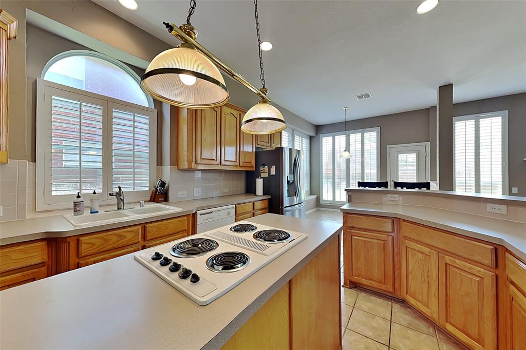 3910 Compton Drive Property Photo 3