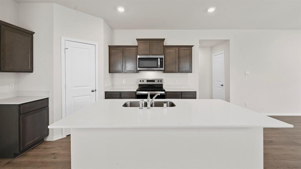 5819 Blue Sky Drive Property Photo 5