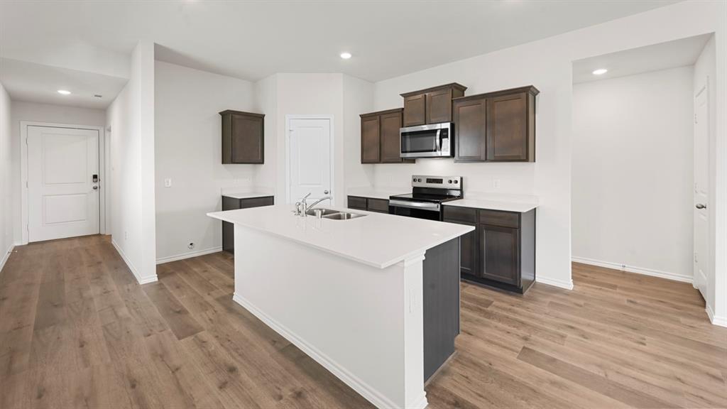 5819 Blue Sky Drive Property Photo 7
