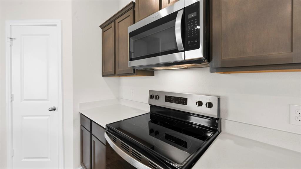 5819 Blue Sky Drive Property Photo 10