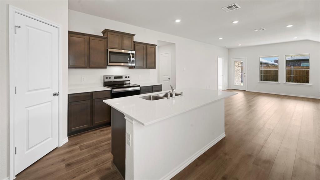 5819 Blue Sky Drive Property Photo 13